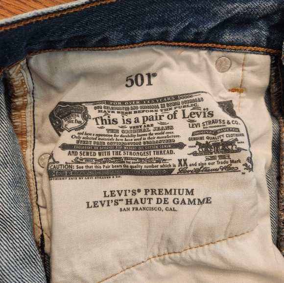Levi's 501 Button Fly Lightly Distressed Jeans Size 26 - Picture 7 of 9
